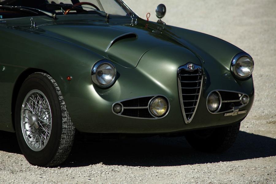 Детали экстерьера Alfa Romeo 1900 CSS Zagato 1957 года  (фото 12 из 20)